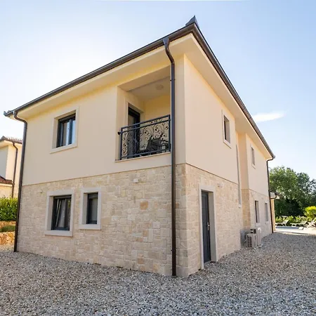 Villa Laura *
