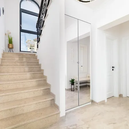 Laura Villa Malinska