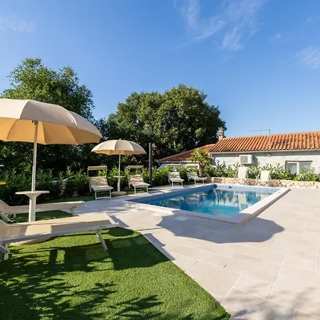 Villa Laura *