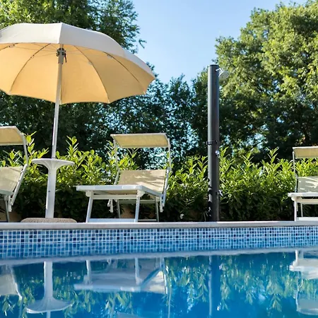 Laura Βίλα Malinska